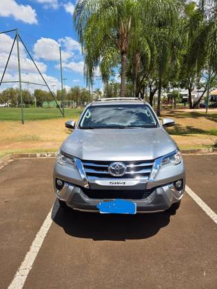 TOYOTA HILUX SW4 2.7 SRV 7 LUGARES 4X2 16V FLEX 4P AUTOMÁTICO